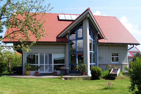 Holzbau Lutz GmbH - Holzhaus mit Glaserker